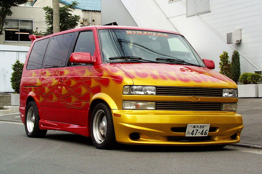 カスタムペイントテクニックの一つフレームス ファイヤーパターン塗装のカラーリングやデザイン 究極のカスタムペイントbyウォーリアーズ