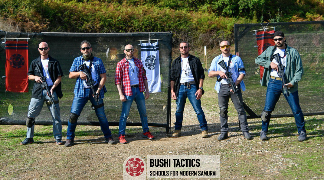 Nella foto, 4 dei 5 candidati istruttori. Il terzo, partendo da sinistra, è Manrico Erriu, fondatore e Master Teacher della BUSHI Tactics, Schools for Modern Samurai.