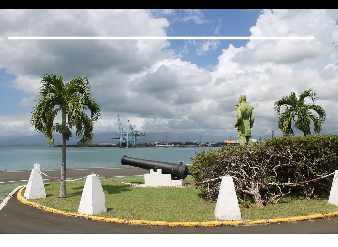 Le terminal portuaire de Jarry vu depuis les locaux de la Police de l'Air et des Frontières de Pointe-à-Pitre, Guadeloupe, Photo WKTL-Agency, Aout 2014