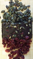 tablette 70g au chocolat noir bio 80% origine Equateur aux graines de courges toastées et cranberries séchées