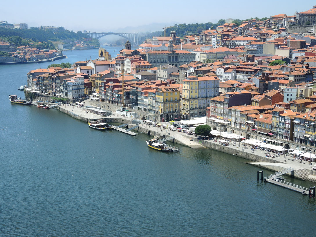 Porto ist schön. Verbringe hier erst paar Tage bevor ich starte.