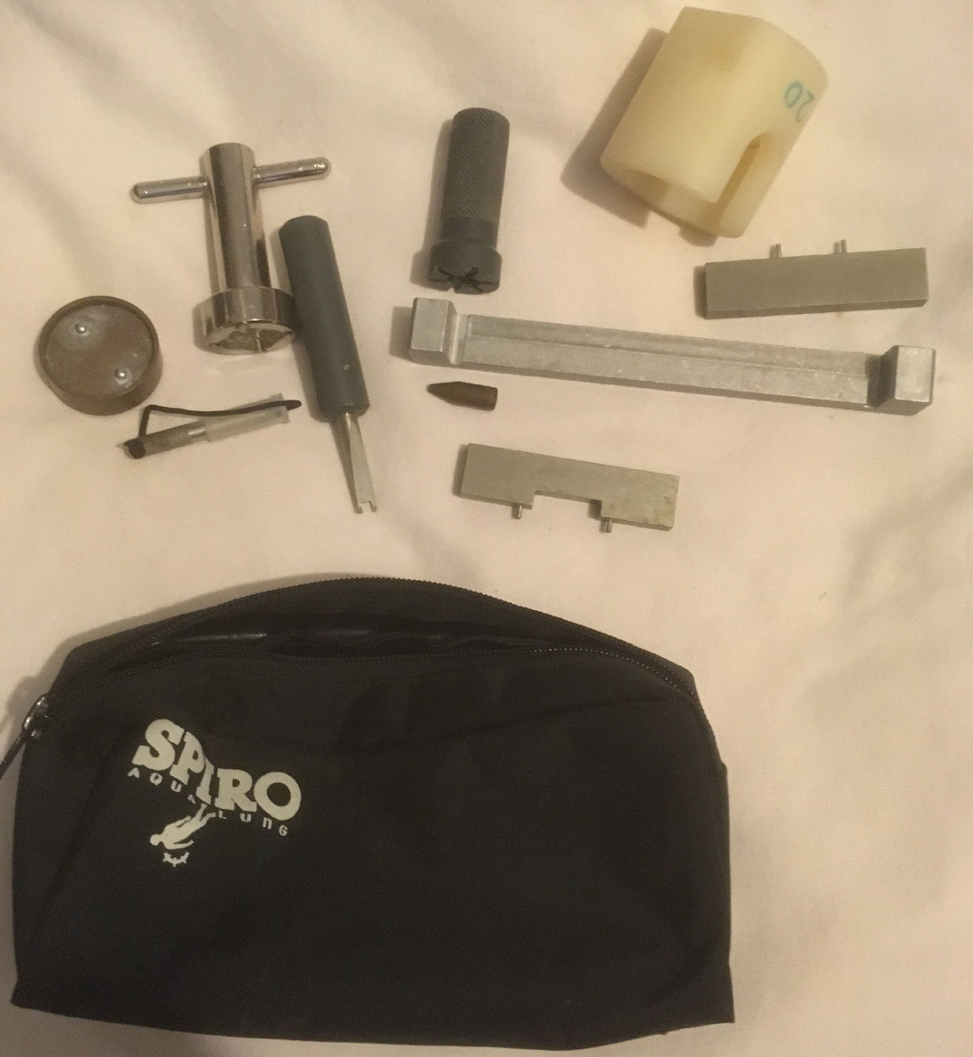 Bon état de fonctionnement .... photos de détail sur demande ..... certains outils sont disponibles à l'unité