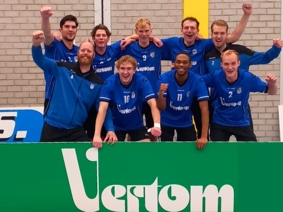 Teamfoto seizoen 2024-2025 - actuele foto volgt