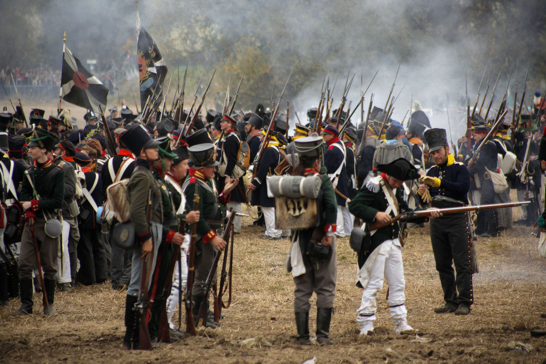 1813 Leipzig 1813 Völkerschalcht Völkerschlacht_1813 Artillerie Kanone Kanonen Feuer Pulver Salve Infanterie Schlesien schlesiche Landwehr Preußjische Infanterie Soldaten Uniform