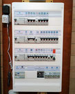 Installation d’un tableau électrique résidentiel avec différentiel, parafoudre et domotique – Daiselec