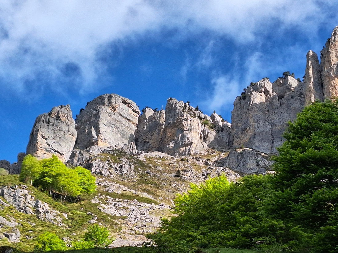 les deux passages à travers les Orgues de Camplong