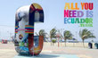 La gigantesca letra C de la campaña publicitaria mundial All you need is Ecuador, en la ciudad de Manta.