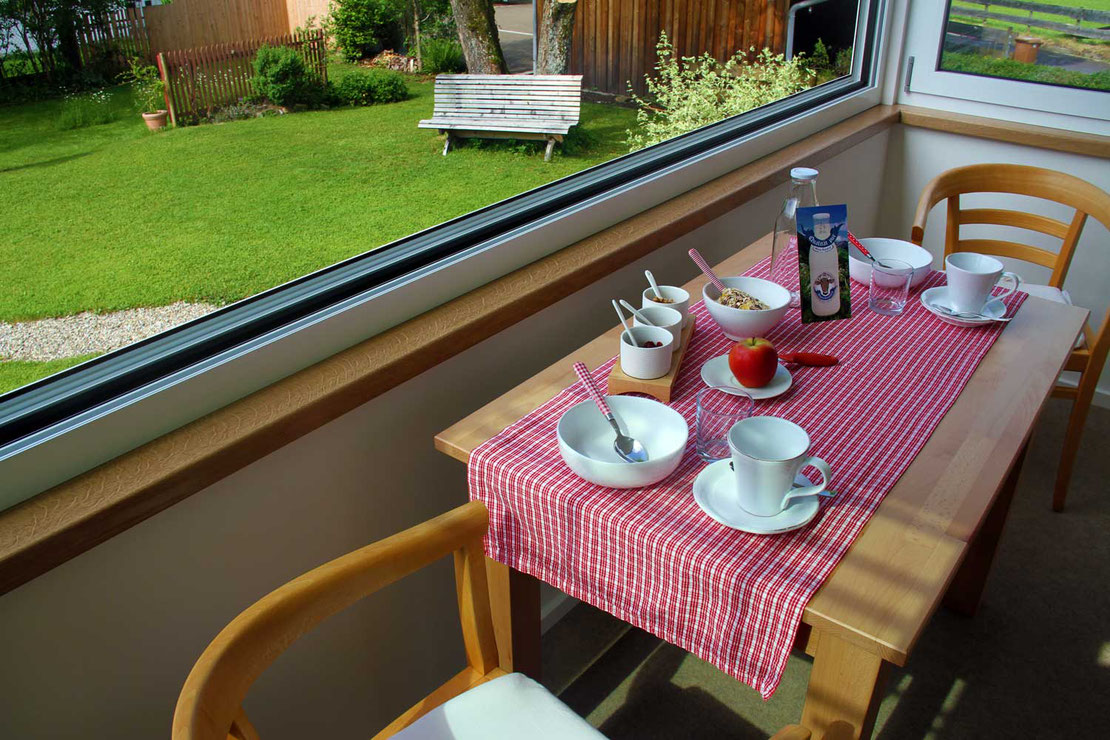 Gemütlicher Wintergarten für feine Tee- oder Kaffeestunden