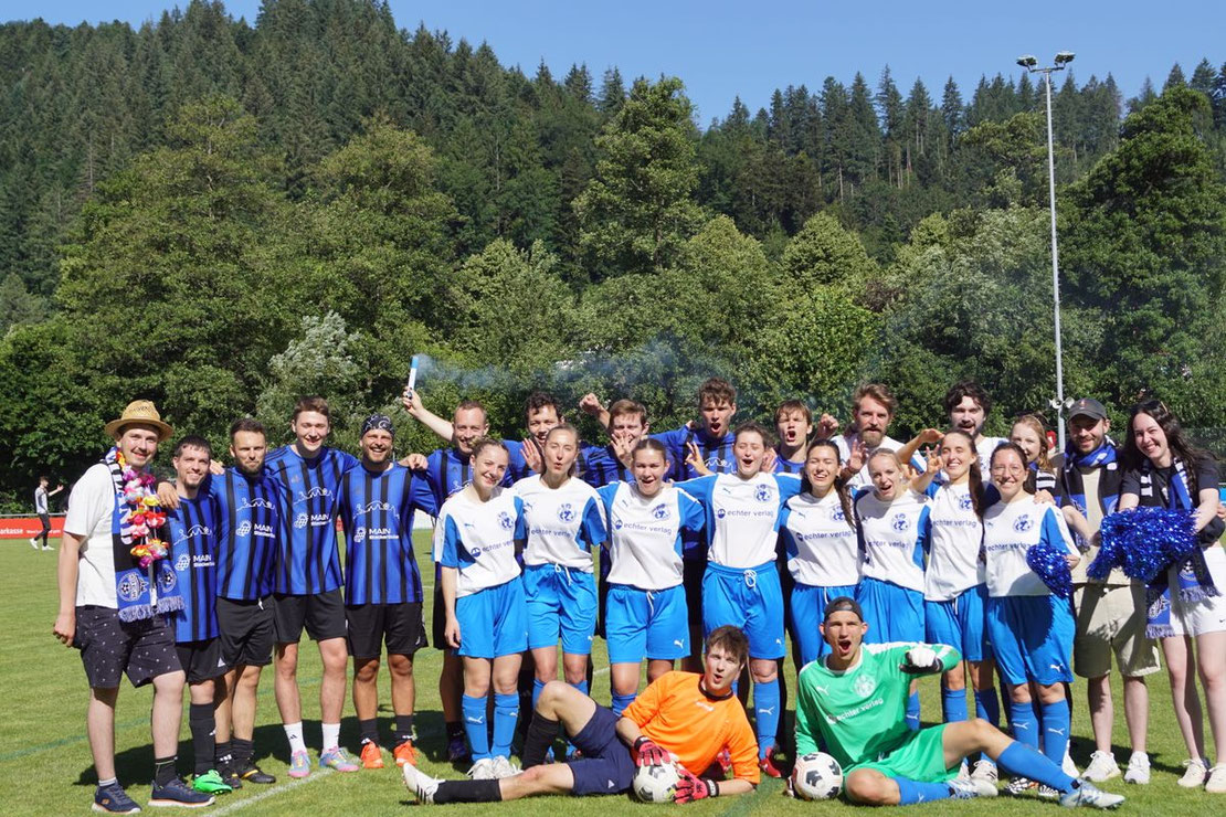 Die Teams "Inter Heiland" und "AT Heiland" aus Würzburg. Foto: © Florian Schmitt