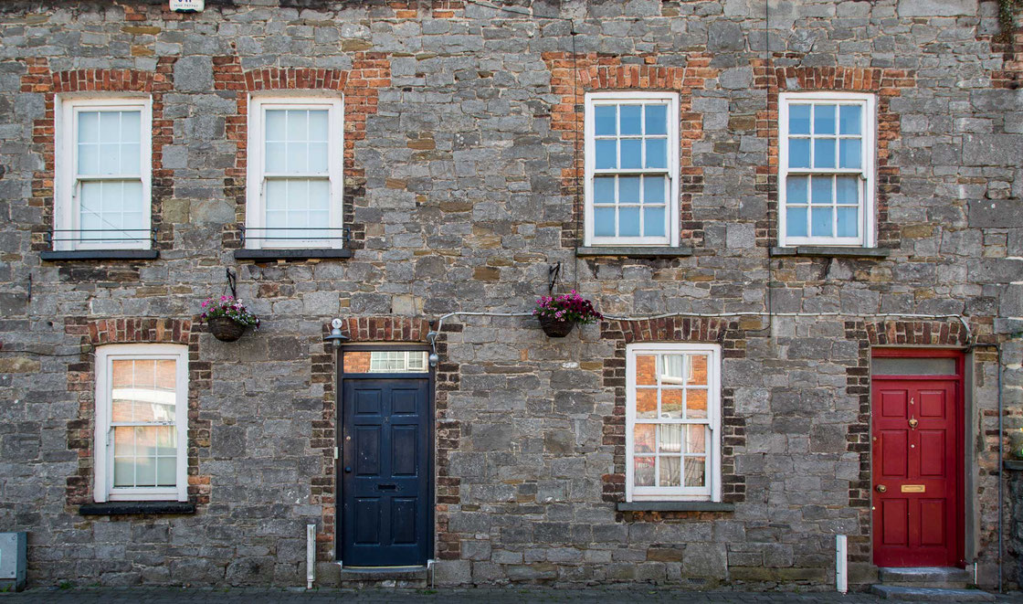 Bunte Hausfassade in Limerick, Irland