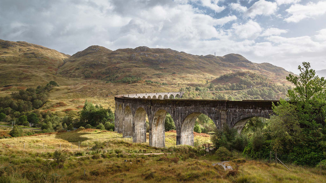 Glenfinnan Viadukt in den Highlands von Schottland