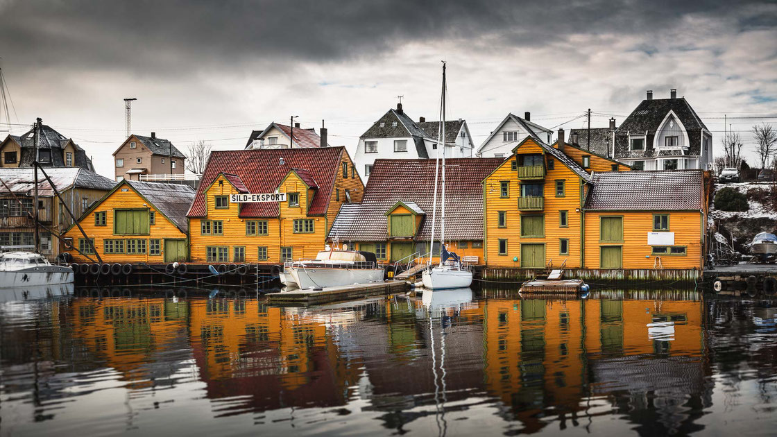 Speicherhäuser im Hafen Haugesund in Norwegen