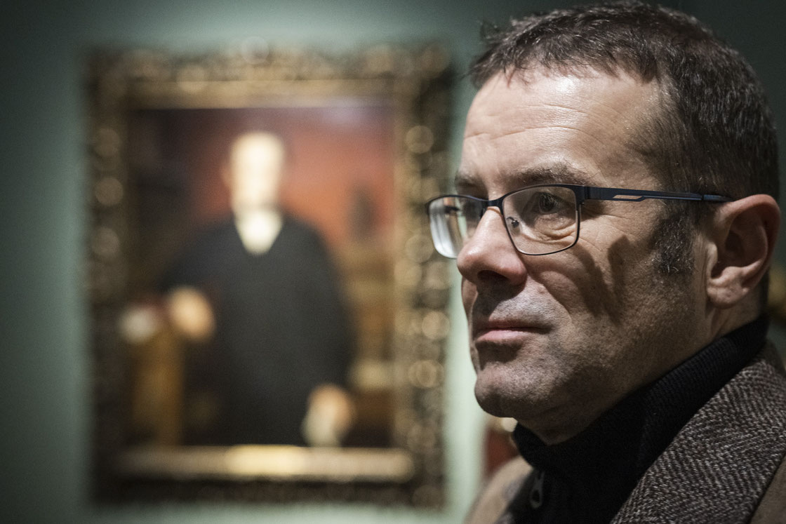 Robert Gilnhammer beim Fotoshooting "Gesichter des Lebens" in der Alten Nationalgalerie