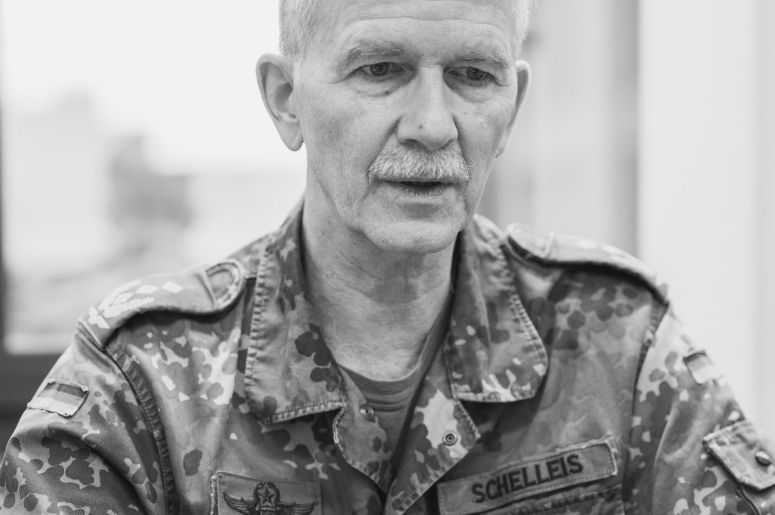 Generalleutnant Schelleis beim Fotoshooting "Gesichter des Lebens" 
