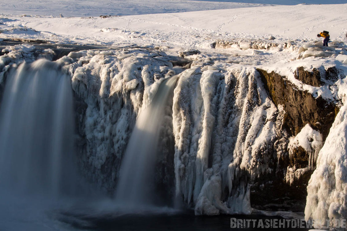 Godafoss,waterfall,iceland,tipps,car,winter,february,north,ice,snow