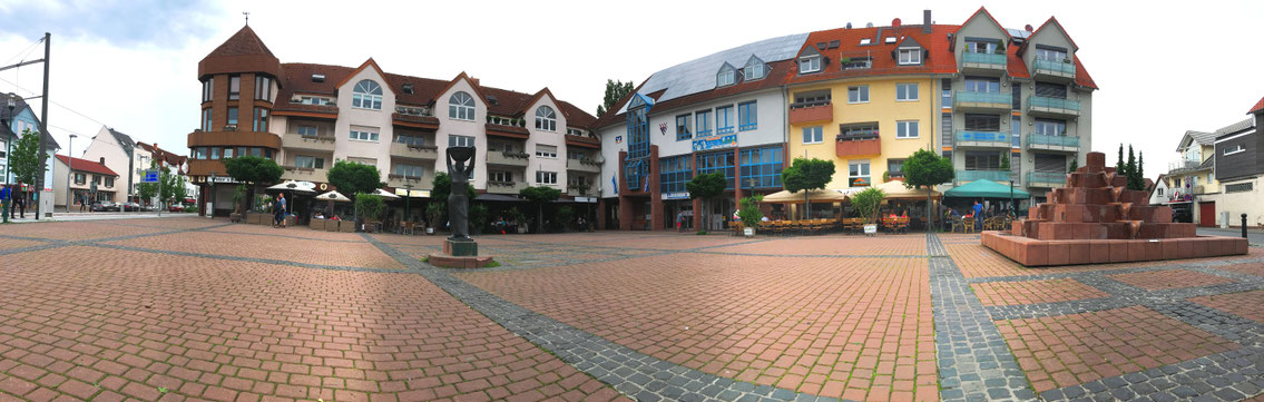 Marktplatz mit Zwiebelfrau