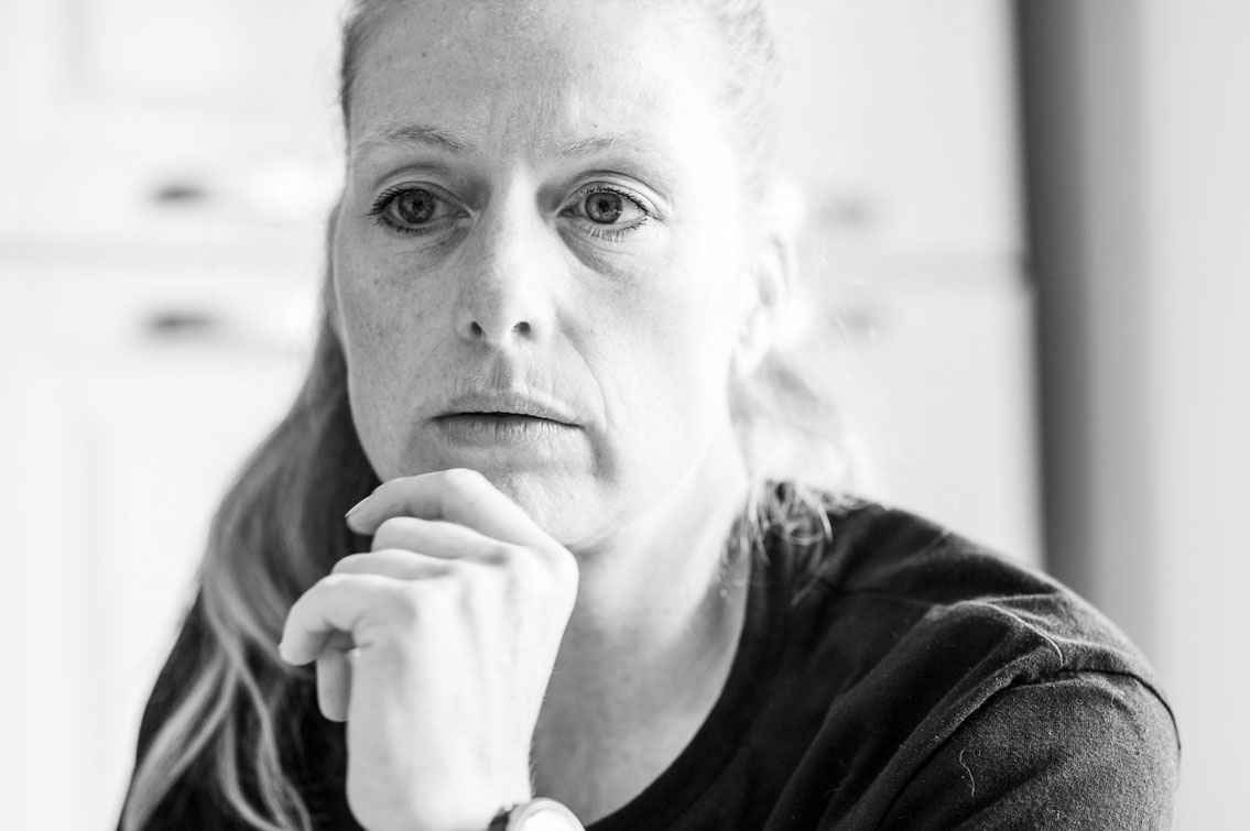 Soldat Nina fotografiert Nikon Z7II und Nikkor Z 50mm F/1: 1,2 S
