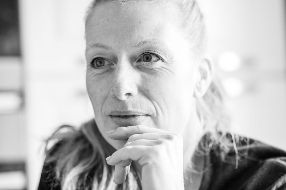 Soldat Nina fotografiert Nikon Z7II und Nikkor Z 50mm F/1: 1,2 S