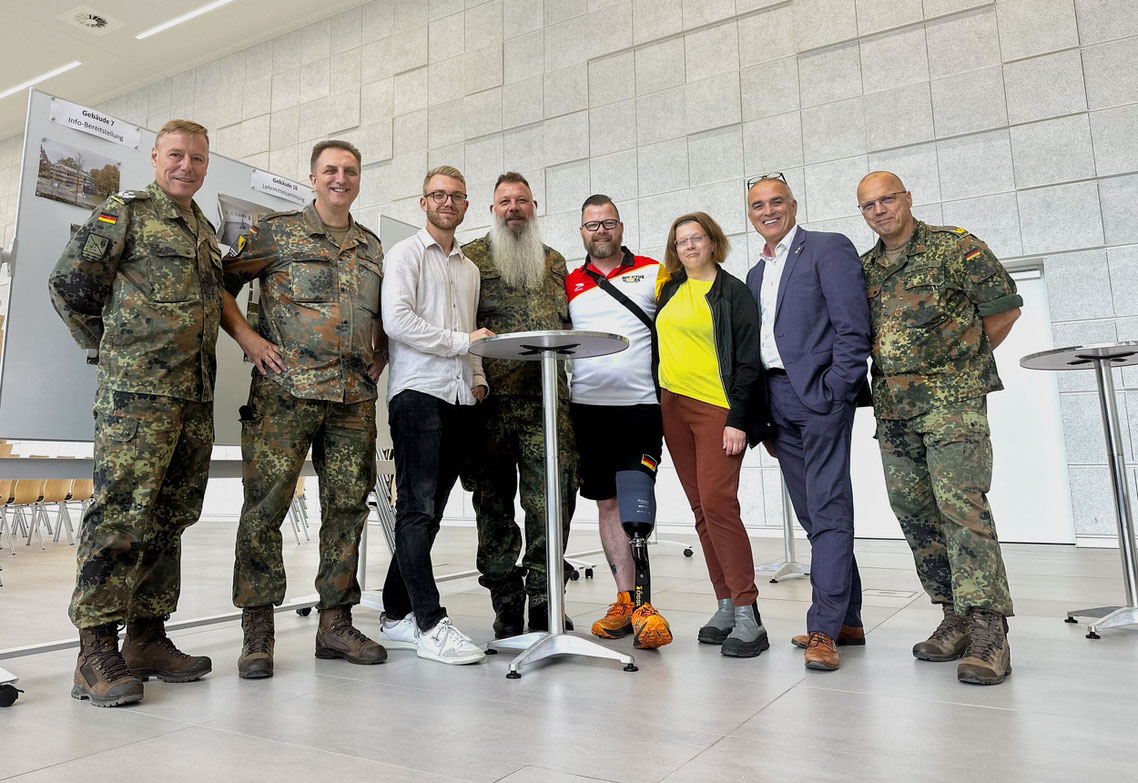 Gesichter des Lebens Fotoausstellung im Ausbildungszentrum des Cyber- und Informationsraum der Bundeswehr