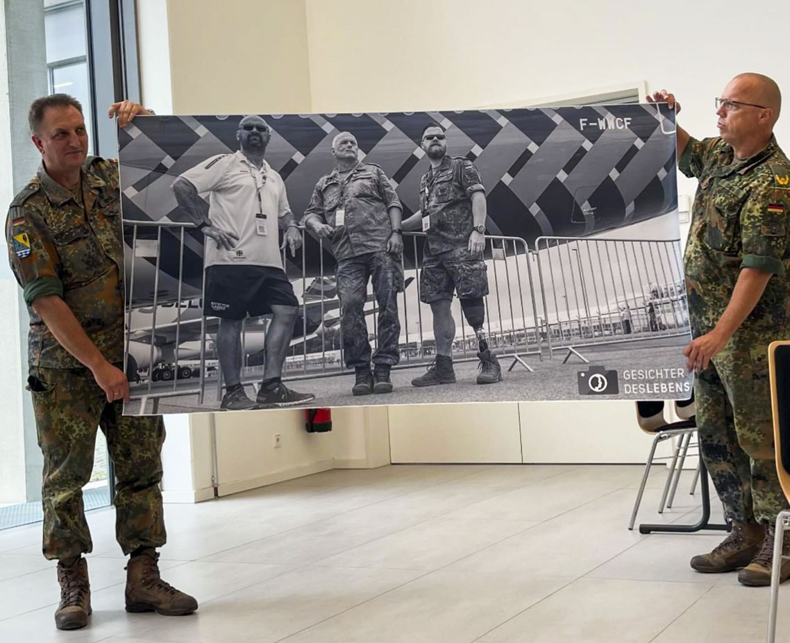 Gesichter des Lebens Fotoausstellung im Ausbildungszentrum des Cyber- und Informationsraum der Bundeswehr ... Versteigerung