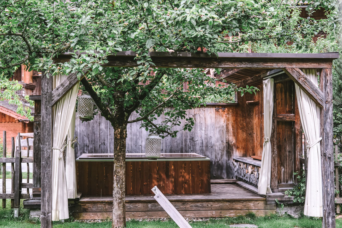 Holzleb’n Family Village – where chalet comfort meets farmyard charm in the heart of Salzburg’s mountains. A Mountain Hideaways member. ©Mela Hipp _fullwidth-story-splash