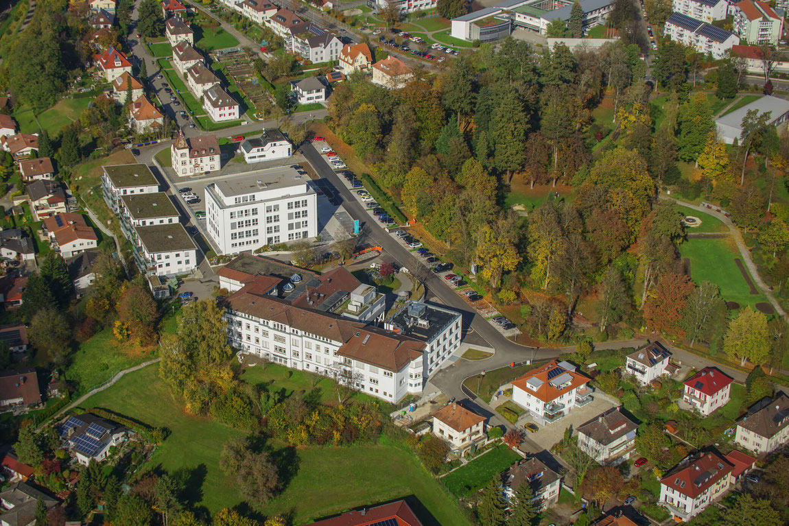 Ein Luftbild des Krankenhaus Stockach 