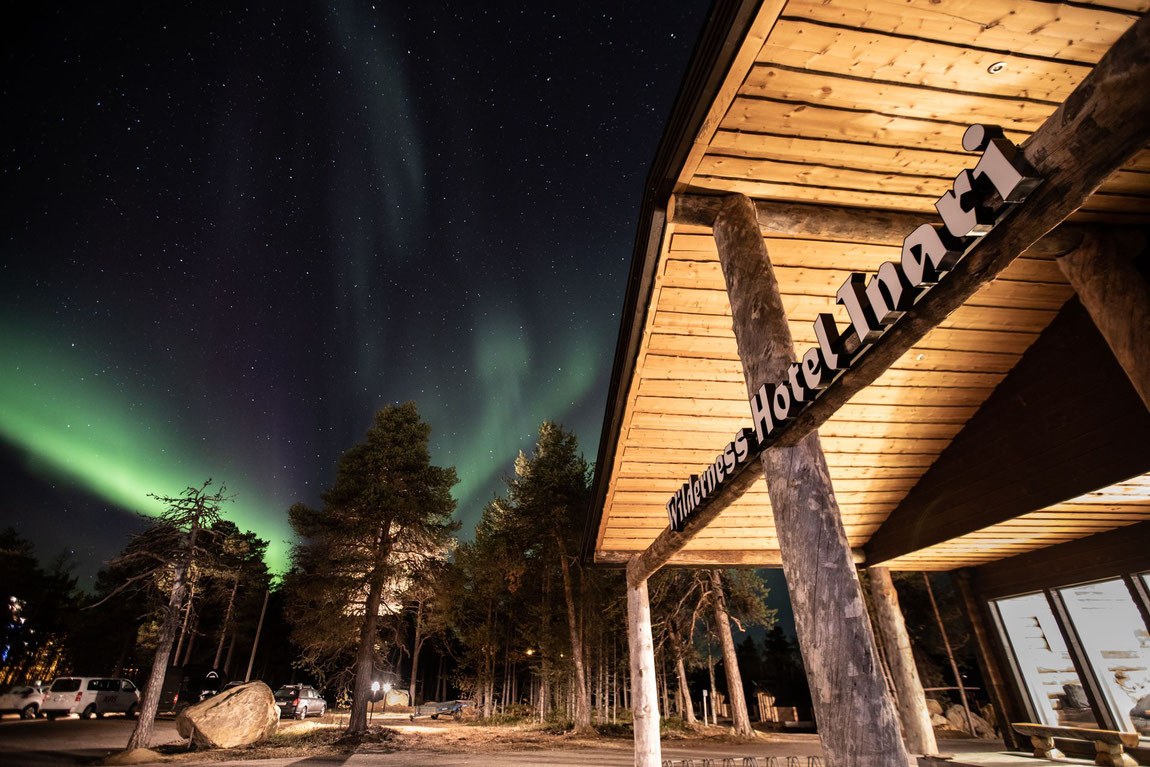 Wilderness Hotel Inari mit Nordlichtern