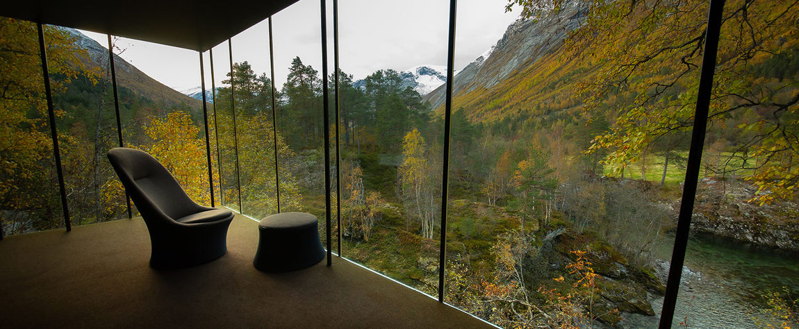 Landscape Room mit Blick in die Natur Norwegens