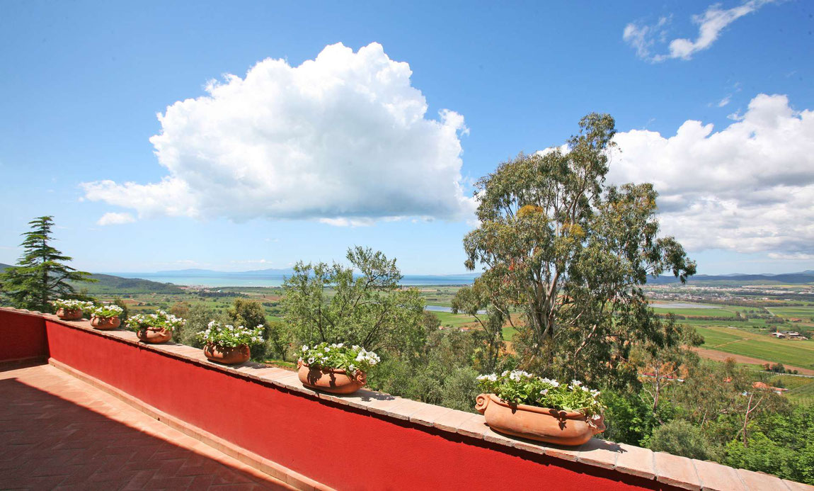 Blick von der Terrasse des Relais Vedetta auf die Landschaft