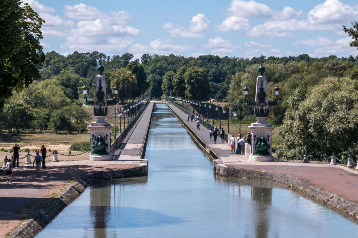 Pont canal de Briare dans le Loiret