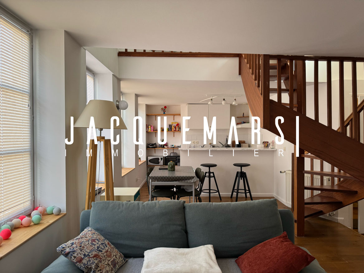 Vieux Lille - joli T2 bis en dernier étage - 238.500 € 