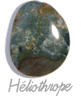 Héliotrope,  pierre gemme, Pierres de Lumière Saint Rémy de Provence, pierre roulée, pierre brute, galet, lithothérapie, vertus, propriétés, ésotérisme