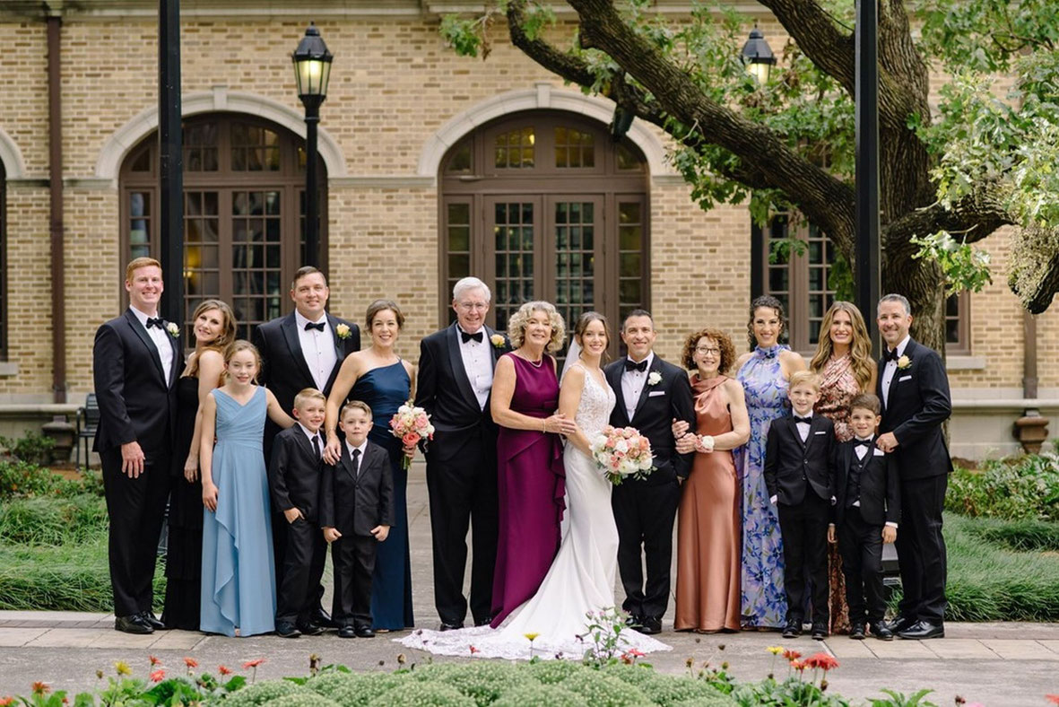 Familienportrait am Schloiss - Hochzeitsfotograf 