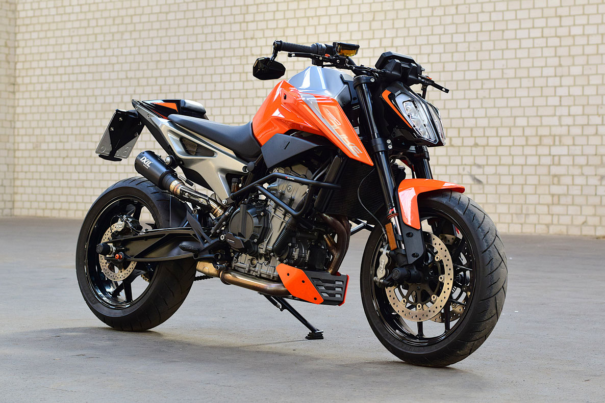 KTM 790/890 Duke mit IXIL Endschalldämpfer
