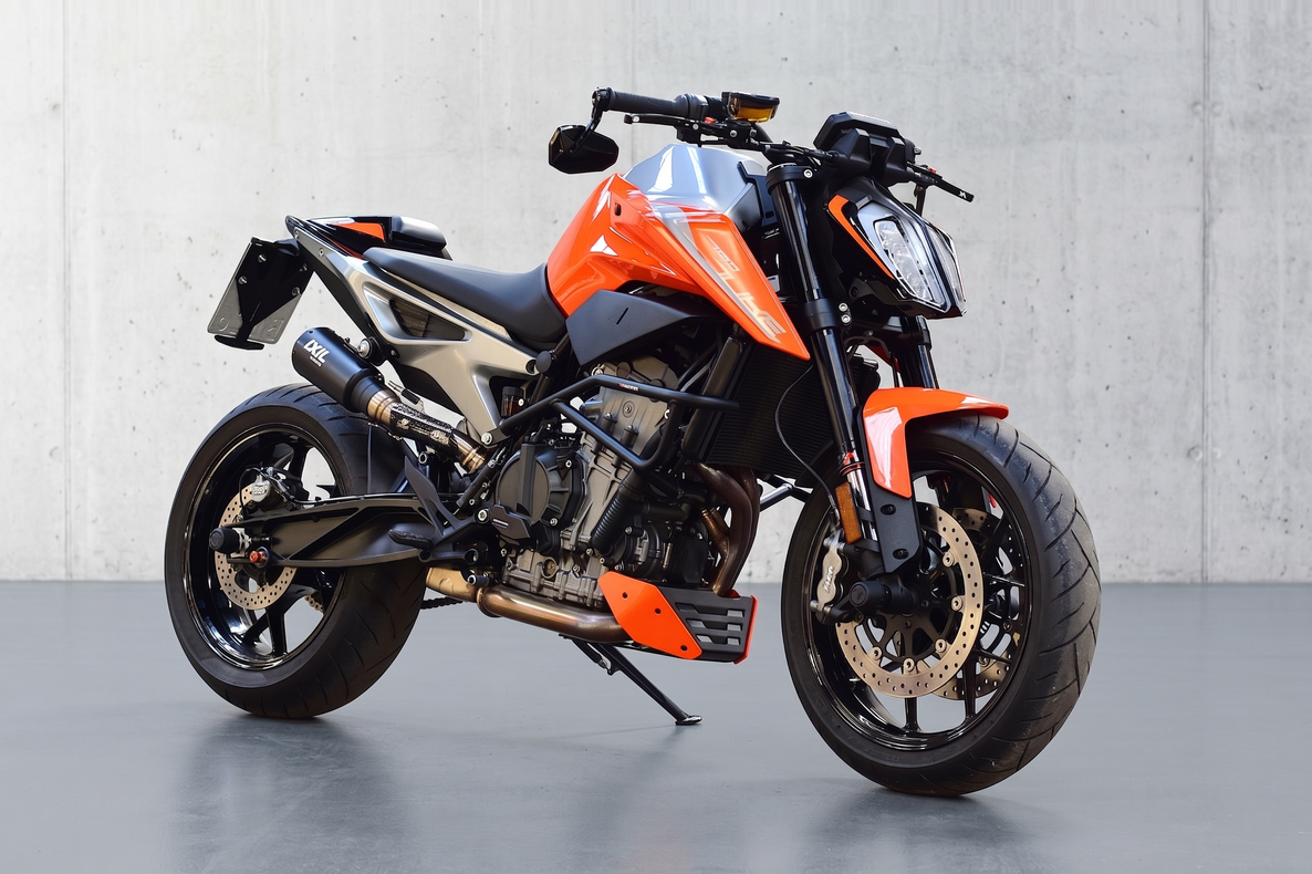 KTM 790/890 Duke mit IXIL Endschalldämpfer
