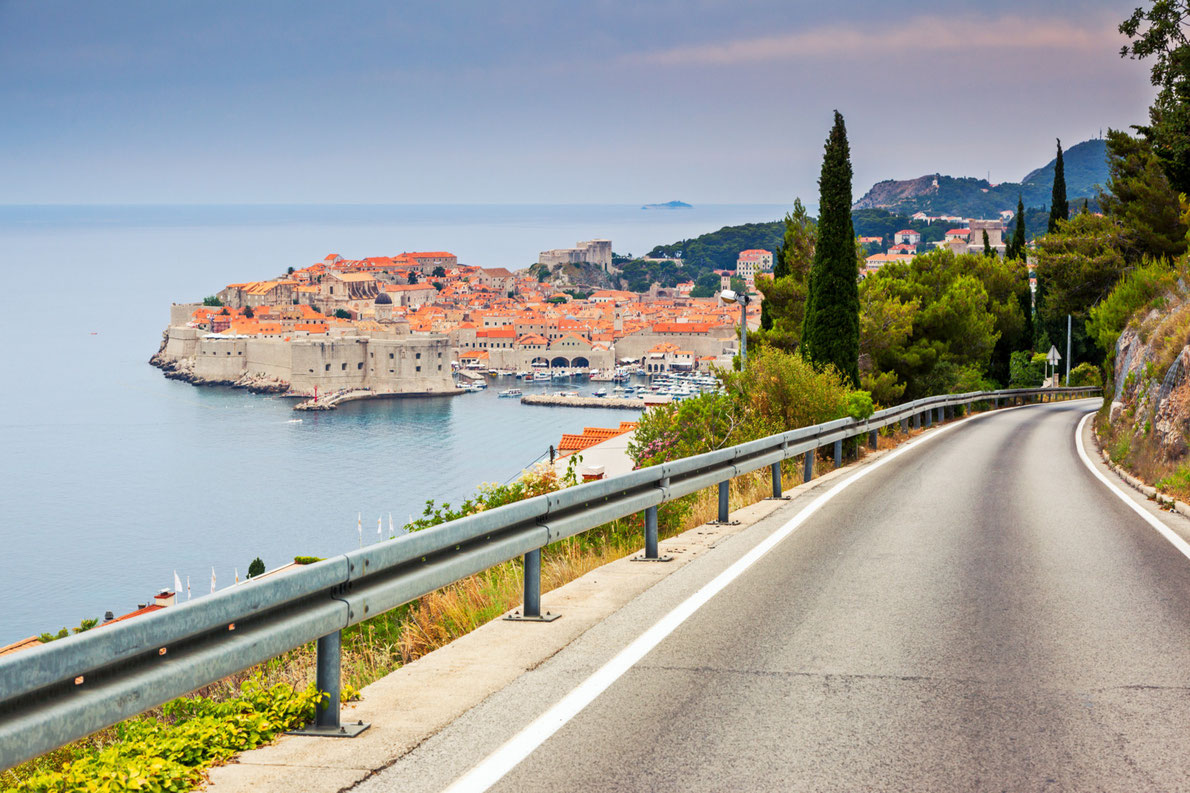 How to spend your lunch break on a road trip abroad