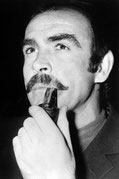 Sean Connery fume la pipe mais pas une Louis Vuitton 