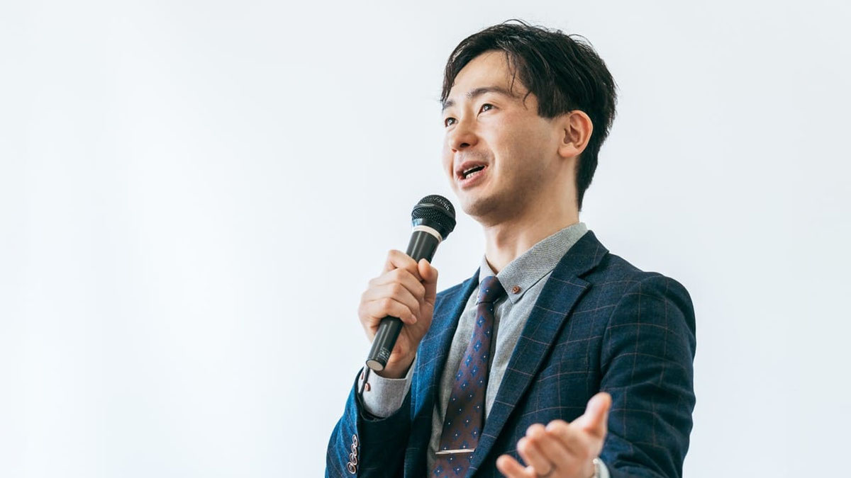 学会の発表ではスライドの棒読みに決してならないようにしなければなりません。