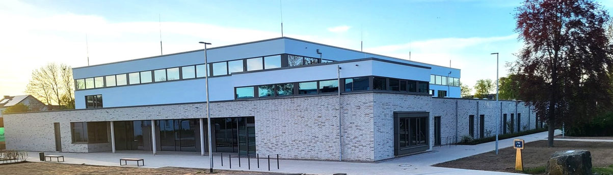 Borgentreichs neue Multifunktionshalle im Schulzentrum. Foto: Hubertus Hartmann