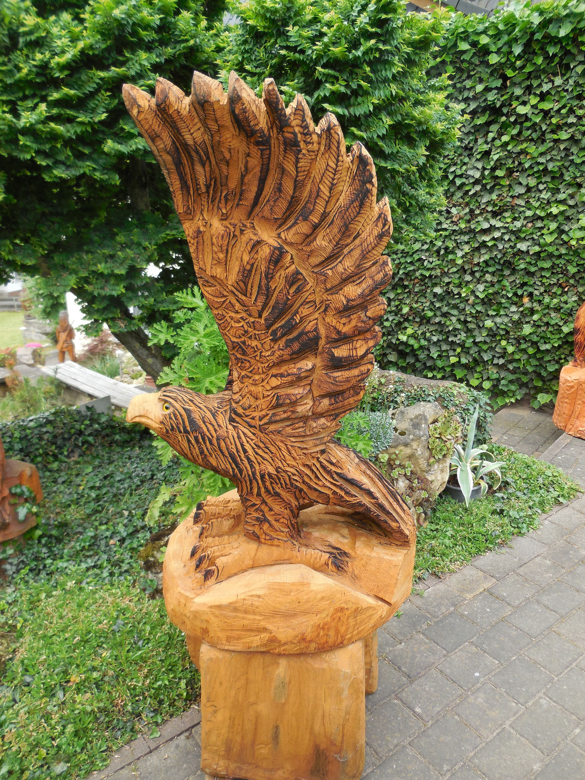 Adler unikateausholz.de, Figuren und Skulpturen aus Holz