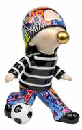 statuette statue kids grafittis graf tag popart art foot ballon rond bulle chewingum mariniere motif decoration idee cadeau noel anniversaire naissance paques luxe chic promo soldes casquette enfant garcon rayures