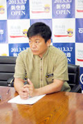 反日団体メンバーの強制送還に懸念を示す中山市長=17日午後、市役所