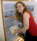 Der Kühlschrank ist leer, ab sofort gibt es nur noch Wasser, Tee und Säfte. Foto: Frank Saltenberger