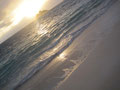 「天国の海」ラニカイビーチの夜明け。刻々と海の色が変わる。