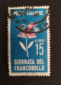 1963-yt IT 899- Journée du timbre - Fleur réalisée avec des timbres  - Dessiné par Luigi Gasbarra
