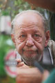 Mann mit Bierflasche