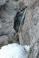Rudolf fotografierte noch schnell diesen Wasserfall der sich seinen Weg unter der Schneedecke ins Tal suchte …