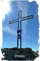 … wo sich das Gipfelkreuz des 2599m hohen Großen Knallsteins befindet.