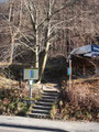 Ein kleines Stück weiter, am Parkplatz vom Hotel "Zur Post" vorbei, gehts links Richtung Weißenbachtal. Nach dem Abbiegen kann man nach ca.300m rechts bei einer kleinen Brücke parken. Auch der Einstieg zum Schoberstein (Weg Nr. 820) befindet sich hier.