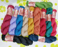 Mirasol Nuna - traumhaft weiches, leicht schimmerndes Garn mit großer Farbtiefe, 40% Schurwolle (Merino extrafine), 40% Seide, 20% Viskose (Bambus), Lauflänge 175m/50g, Handwäsche empfohlen 